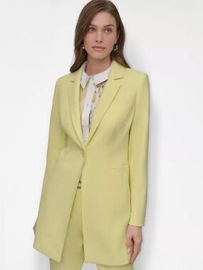 DKNY
Size 4 Notched-collar One-button
Topper Jacket In Light Lemon.
